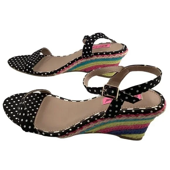 Betsey Johnson Black Wedge Sandals with Bow Detail - Picture 5 of 8